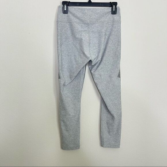 Outdoor Voices Gray and White Striped “Warm up” Leggings Size Medium - Picture 3 of 6
